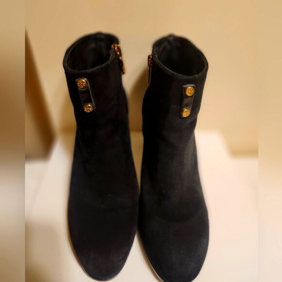 Tory Burch Black "Luxe" Suede Round Toe Stiletto Zip Ankle Boots Sz.8 Ret.$450 - Picture 4 of 11